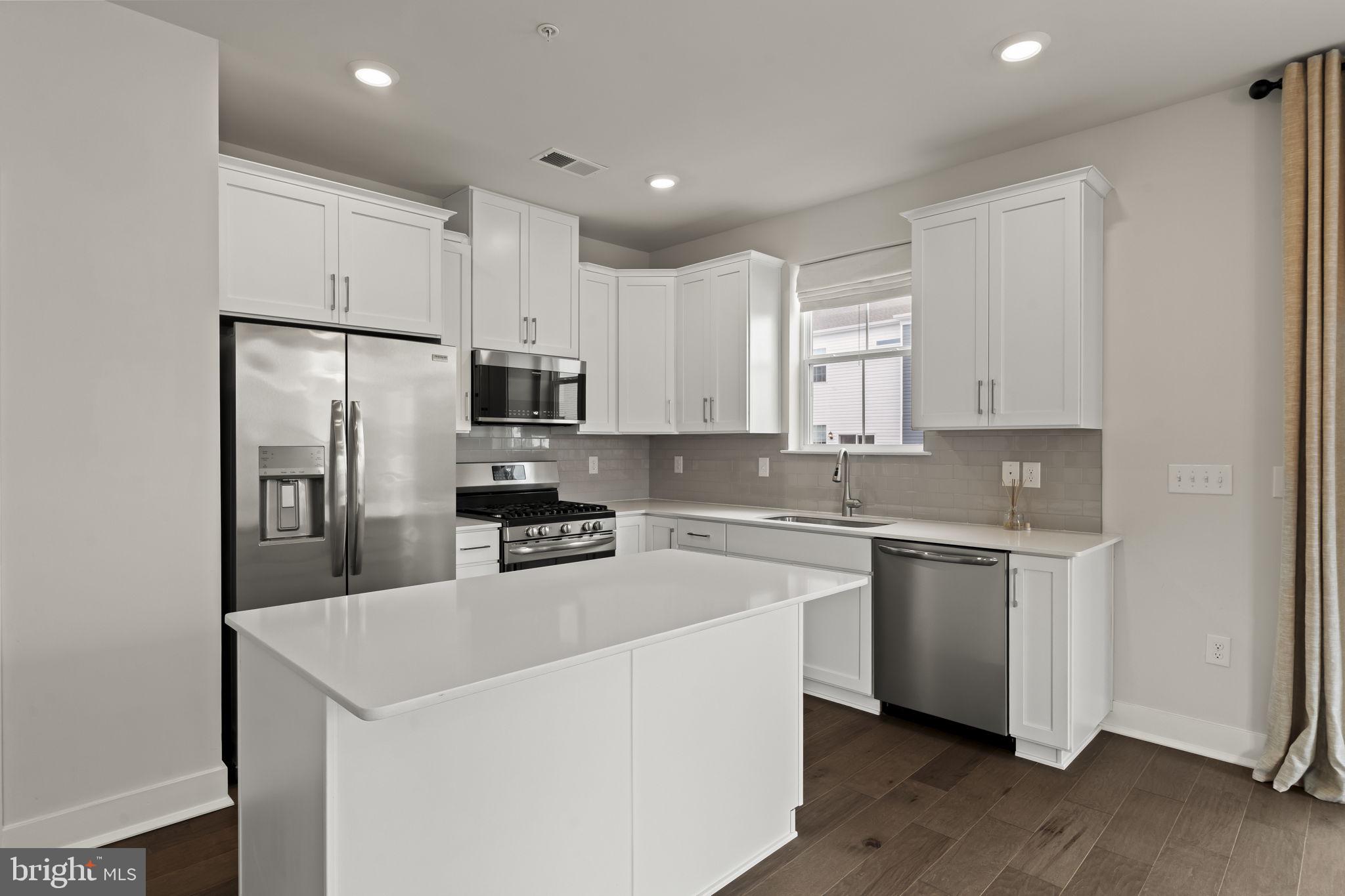STEELPOINTE - Residential
