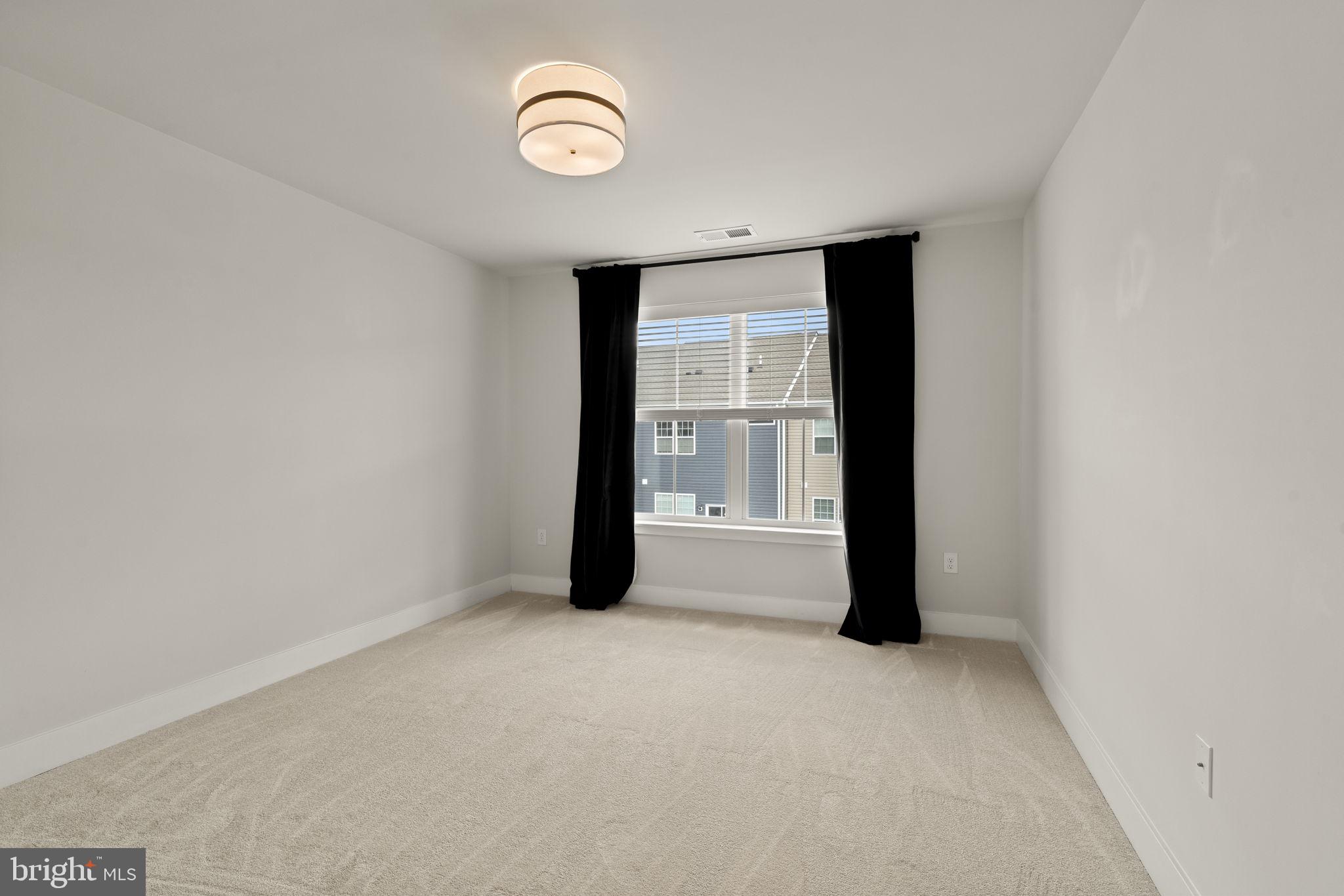 STEELPOINTE - Residential