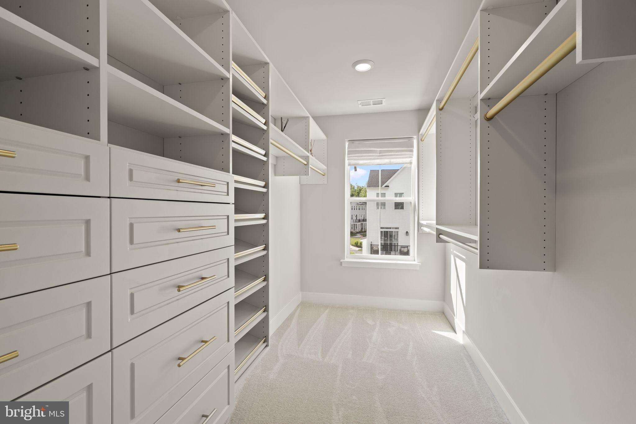 STEELPOINTE - Residential