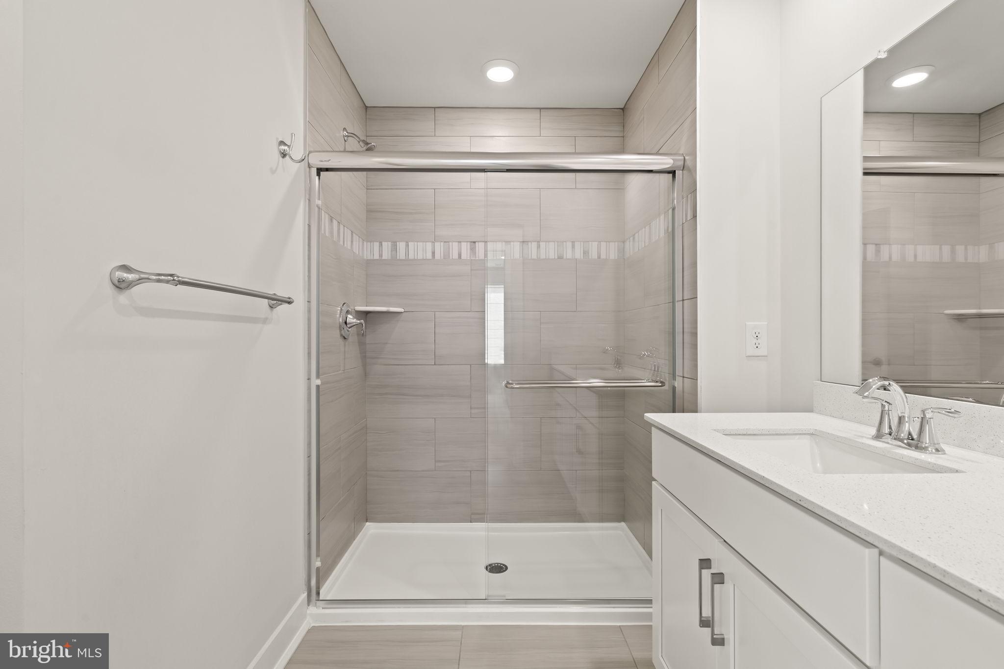 STEELPOINTE - Residential