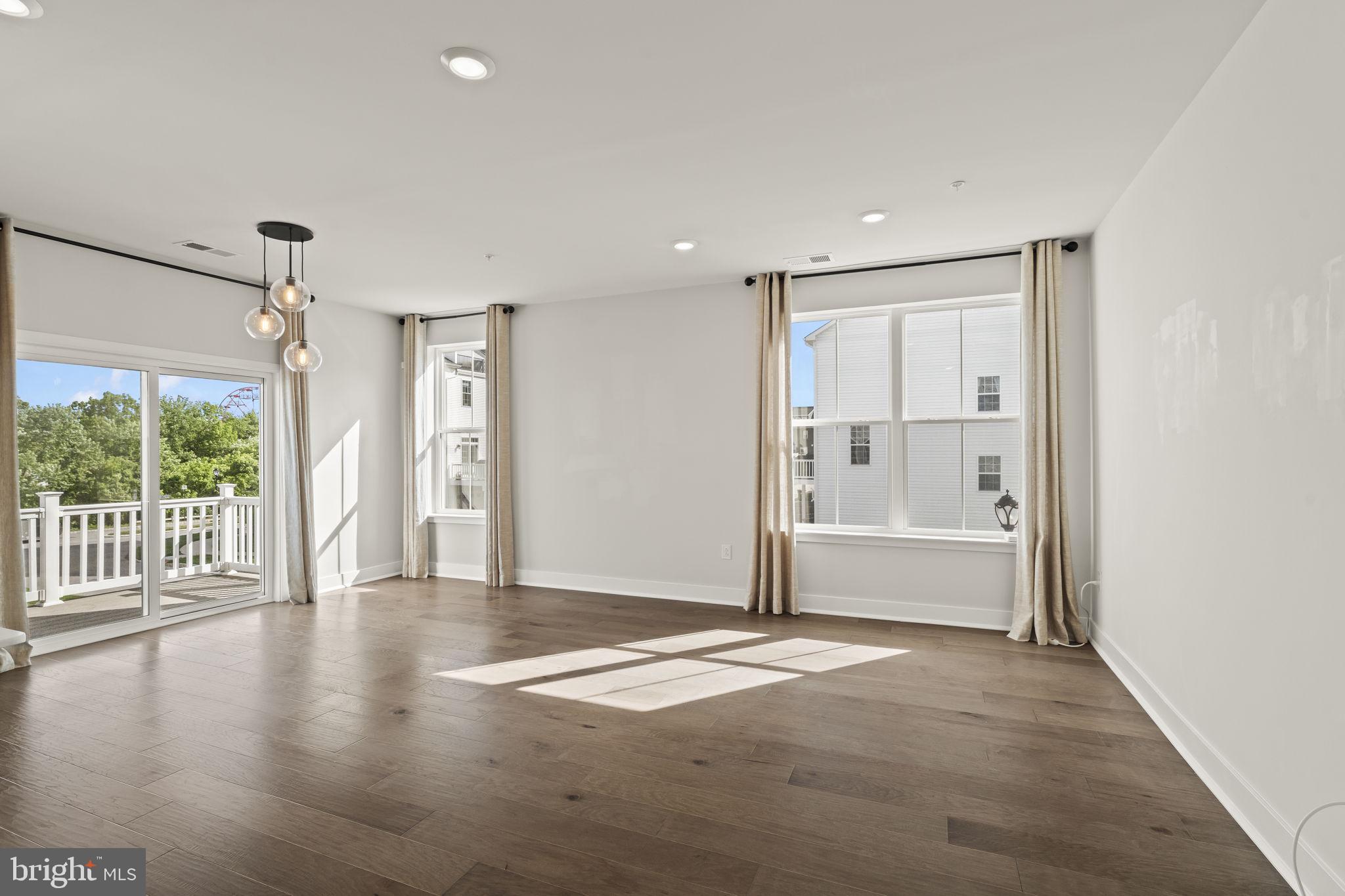 STEELPOINTE - Residential