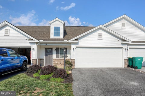 Townhouse For Sale - 12 Group Court Court<br/> Cumberland County, MOUNT HOLLY SPRINGS, PA 17065