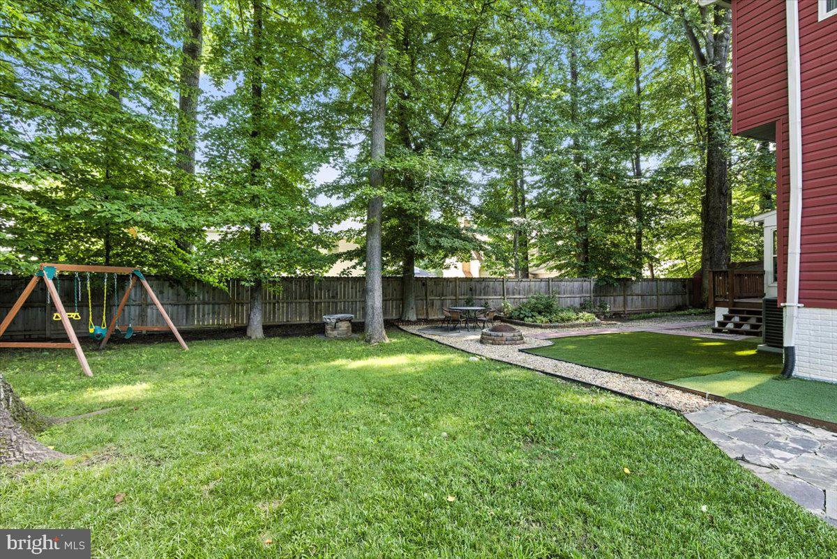 9472 LAPSTRAKE LANE