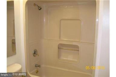 OAKTREE - Residential Lease