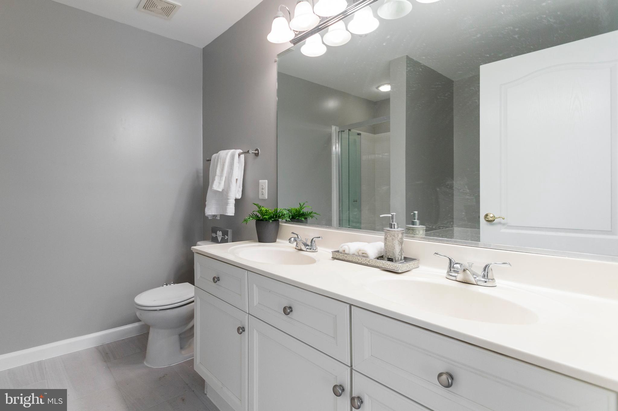 CARDINAL PLACE - Residential Lease