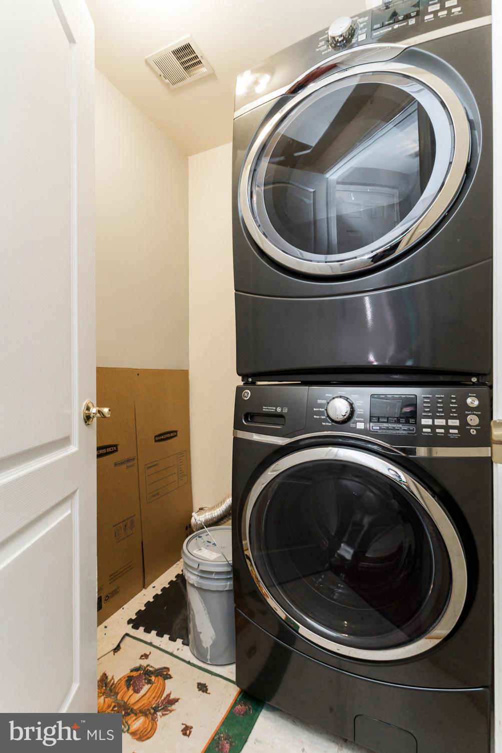 CARDINAL PLACE - Residential Lease