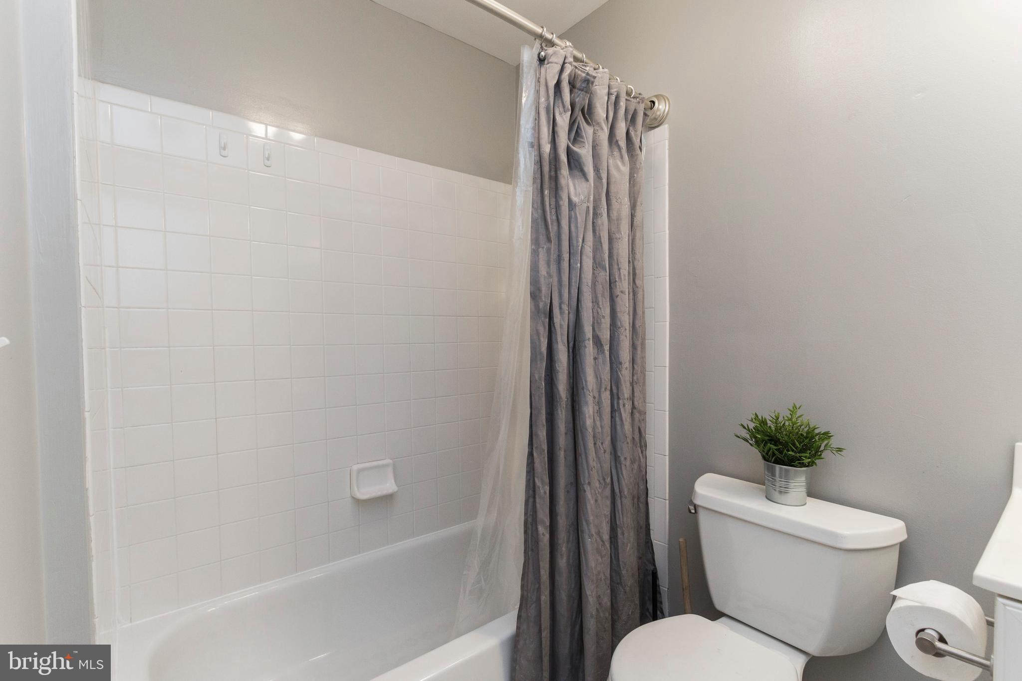 CARDINAL PLACE - Residential Lease