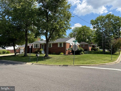 Homes For Sale - 6416 Roberts Drive<br/> TEMPLE HILLS, MD 20748