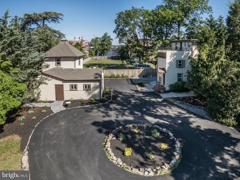 206 CARRIAGE HOUSE LANE RIVERTON NJ 08077