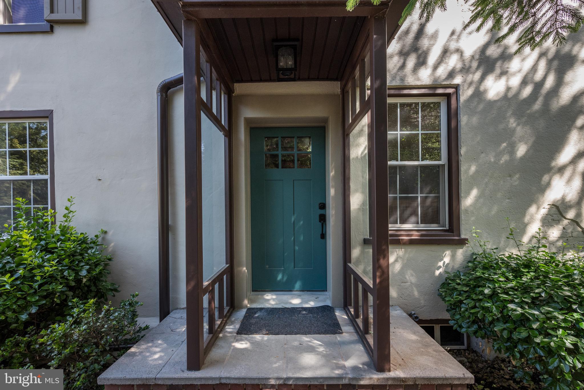 206 CARRIAGE HOUSE LANE