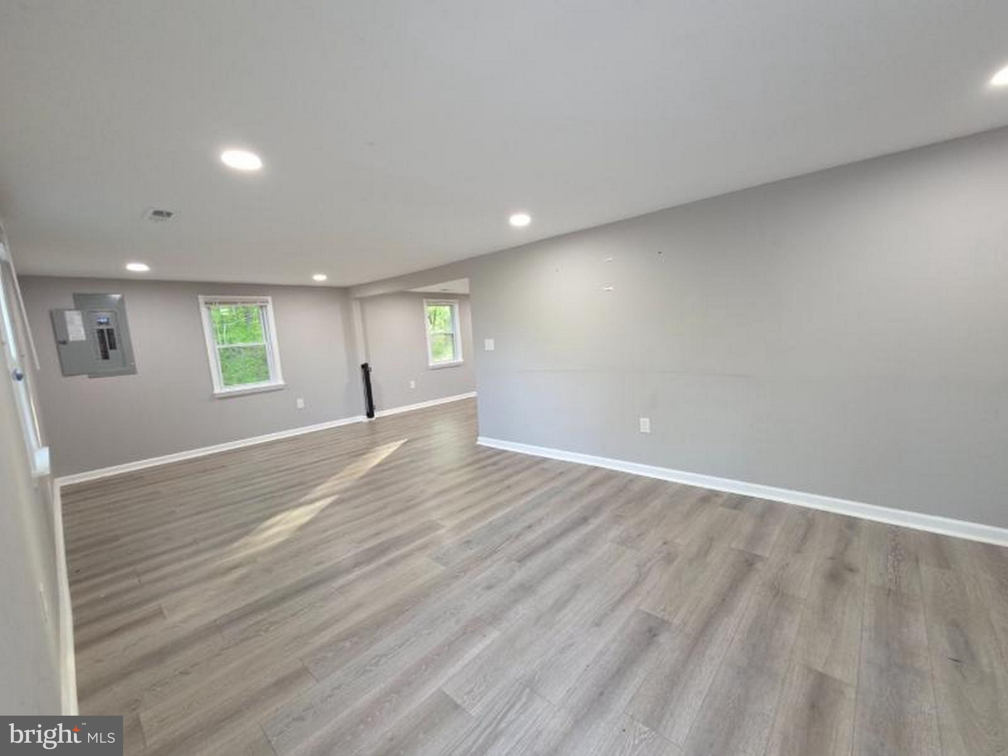 ABERDEEN HILLS - Residential