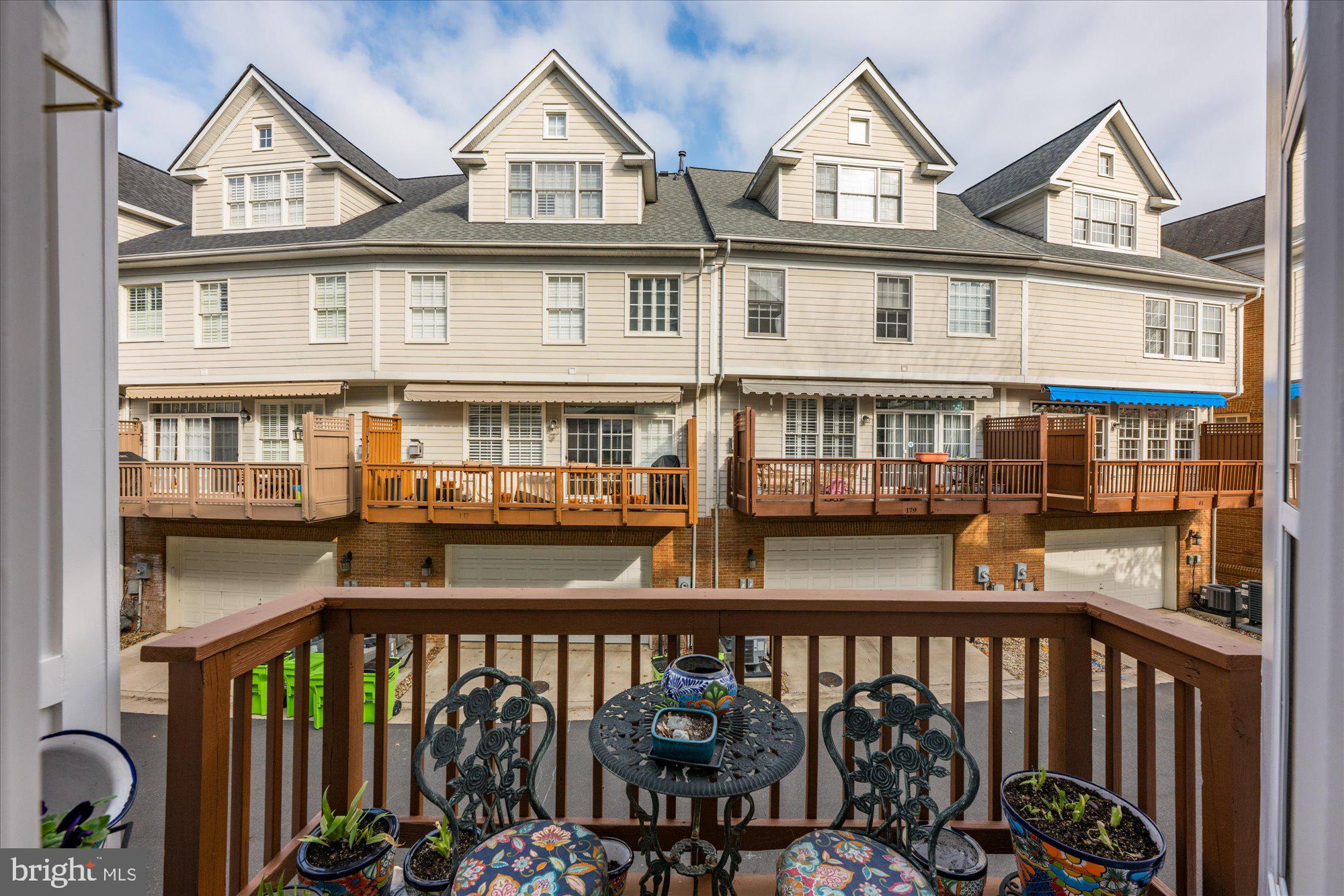 CAMERON STATION - Residential