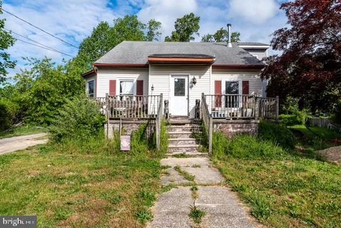 Homes For Sale - 518 Monroe Avenue<br/> Cape May County, WOODBINE, NJ 08270