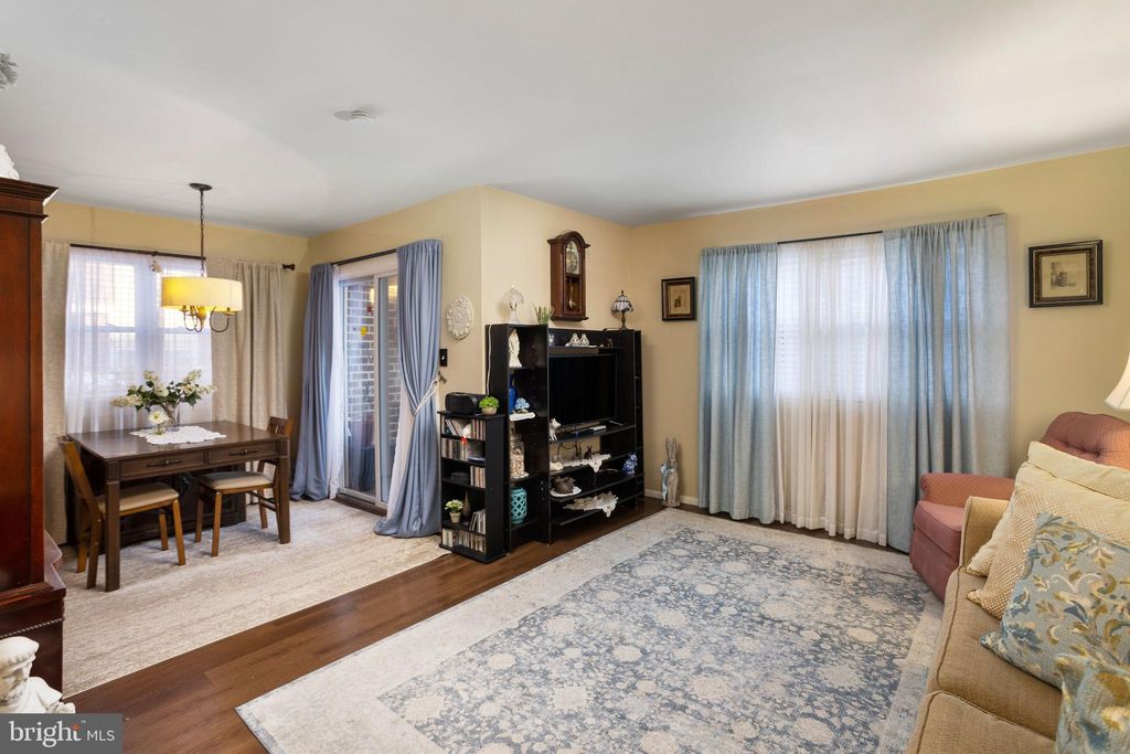 Photo of 14 - -4 Florence Tollgate, FLORENCE, NJ 08518 (MLS # NJBL2112302)