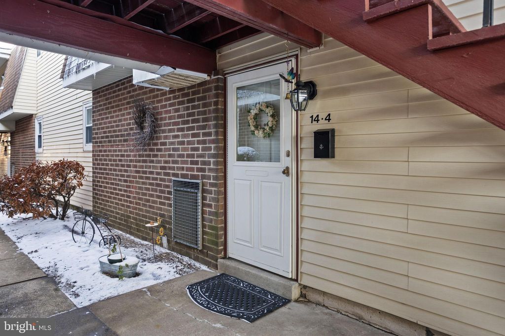 Photo of 14 - -4 Florence Tollgate, FLORENCE, NJ 08518 (MLS # NJBL2112302)
