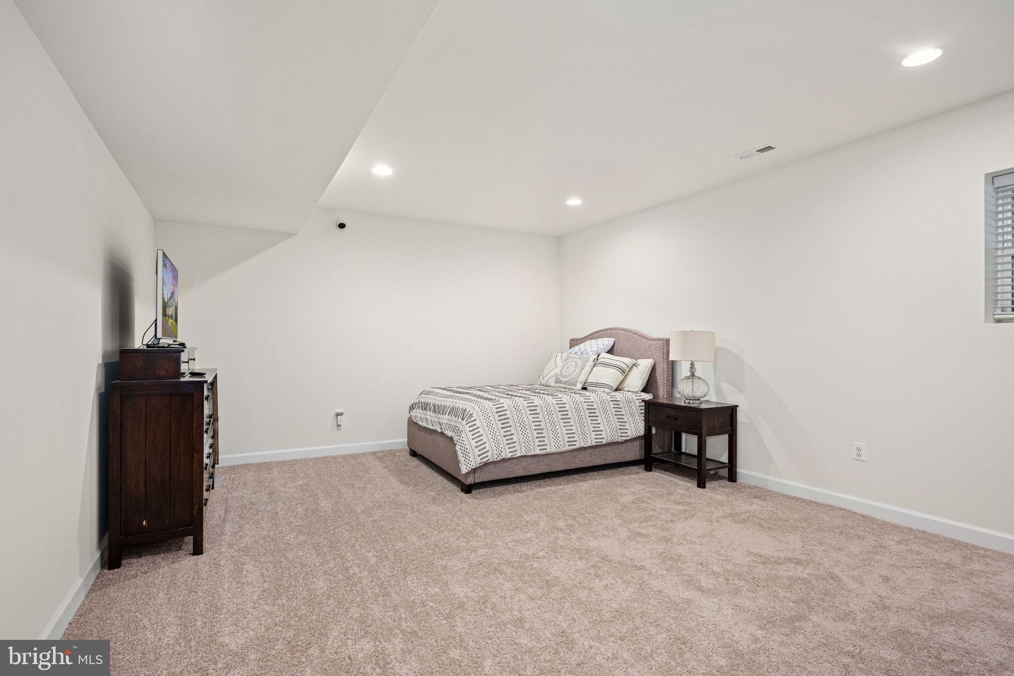 SULLIVAN ESTATES - Residential