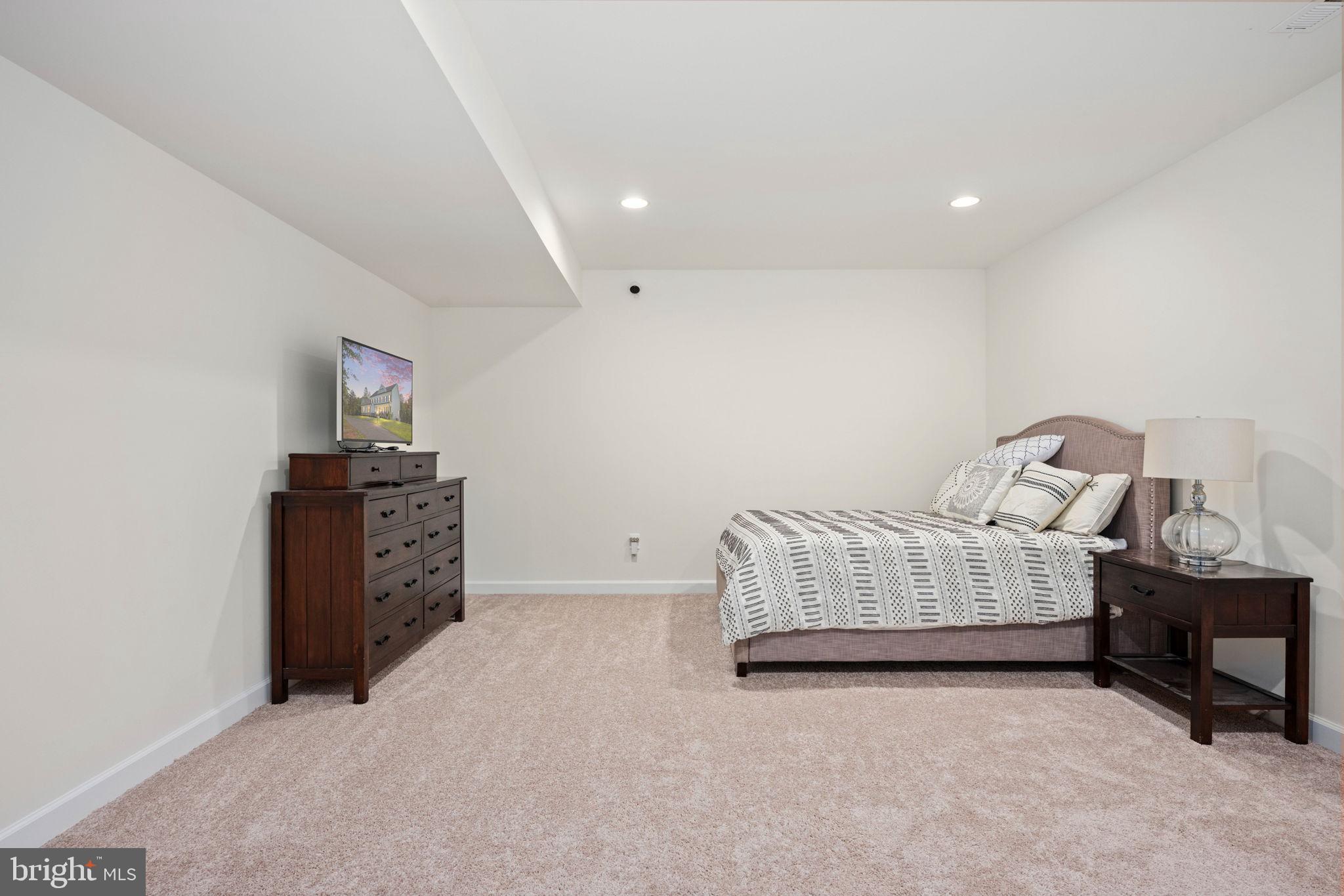 SULLIVAN ESTATES - Residential