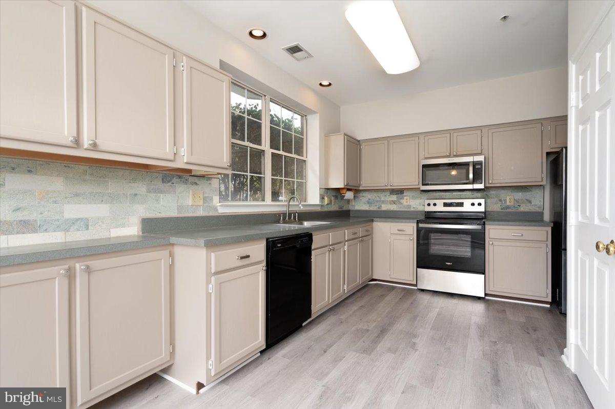 SYCAMORE MEWS - Residential