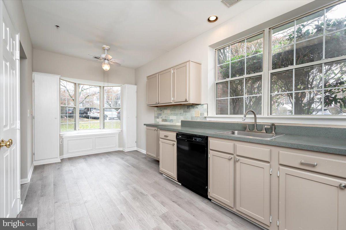 SYCAMORE MEWS - Residential