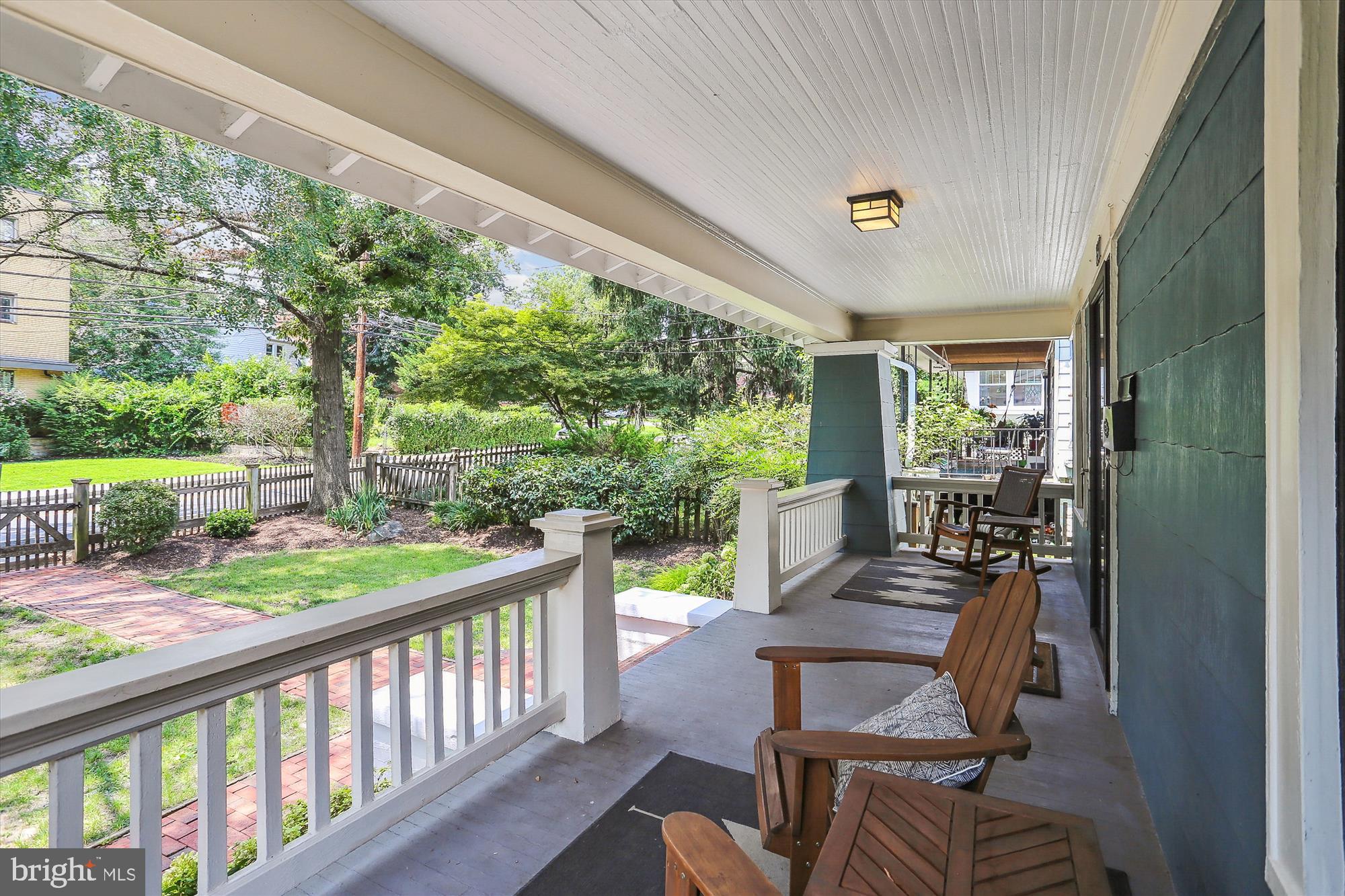 8211 FLOWER AVENUE