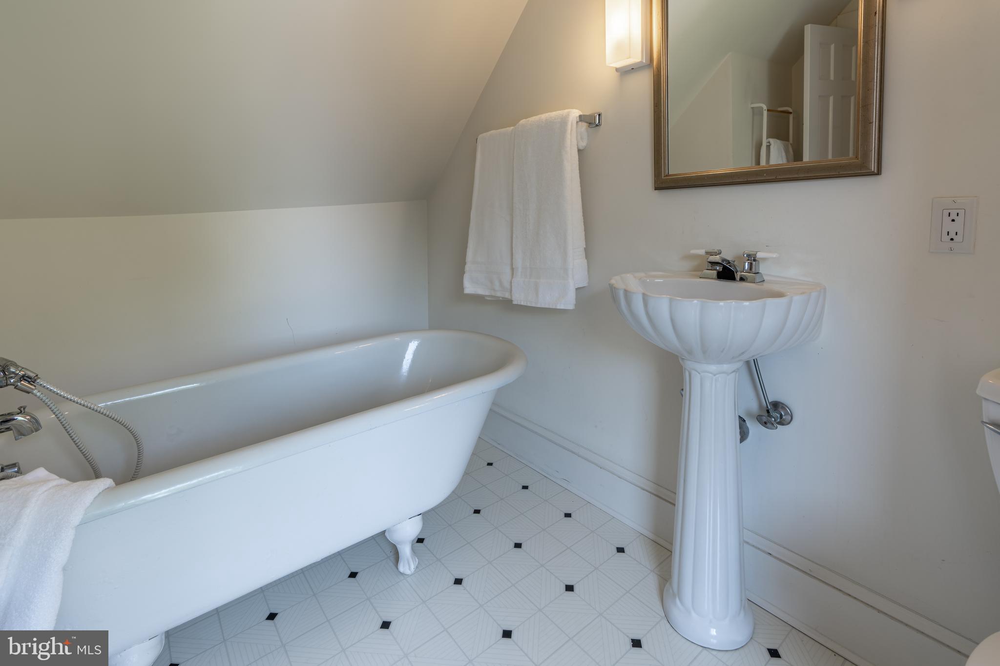 HISTORIC DISTRICT - Residential