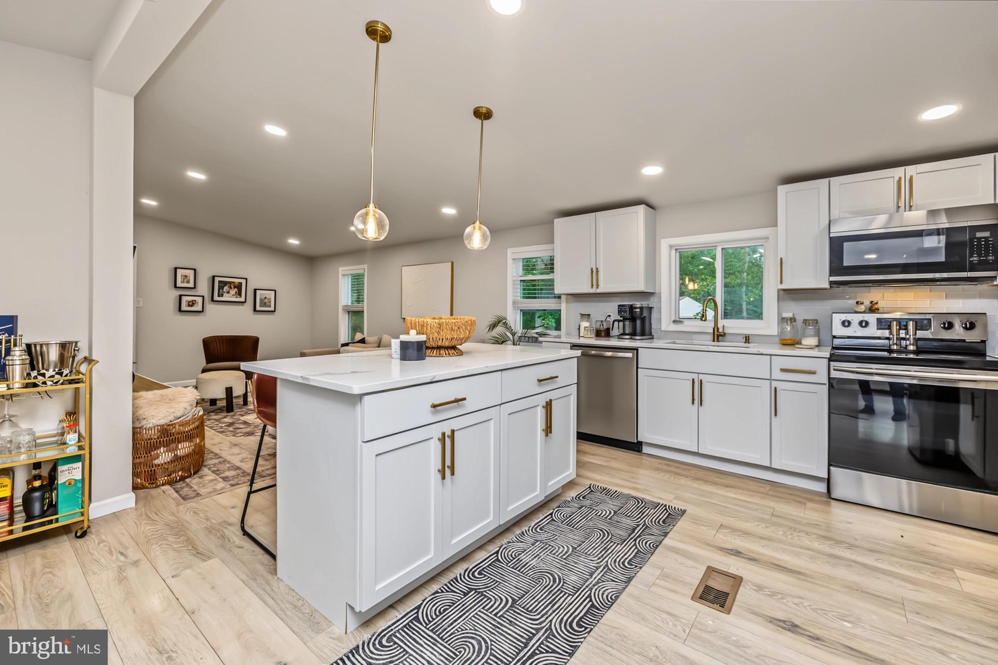 11 COMANCHE LANE