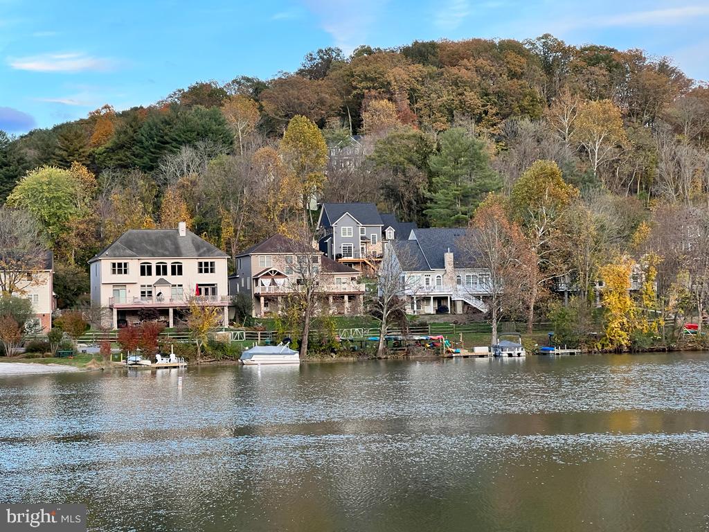 LAKE LINGANORE - Residential Lease