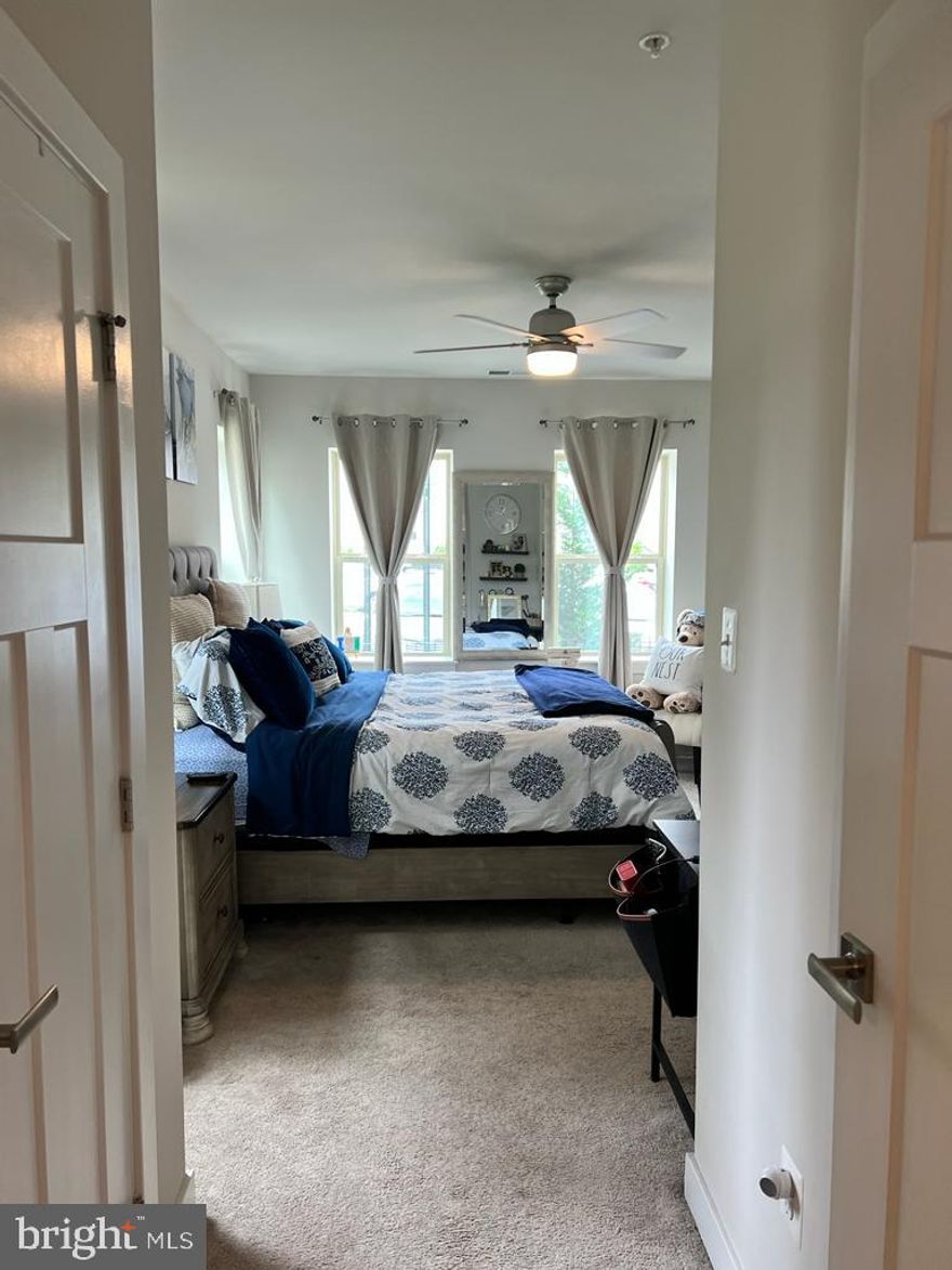 Amazing unit, built in 2020 on the first floor. Convenient located to shopping , schools , public transportation mach more. 
There is something for everyone at lake linganore:
Private lakes and beaches, play grounds, picnic areas, movie nights  fishing and boating sports fields, farmers market, scenic hiking trails, basketball, volleyball , tennis courts,  club house and 3 swimming pools.
All applicants are welcome .