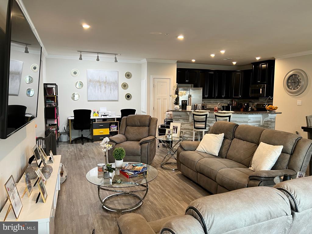 LAKE LINGANORE - Residential Lease