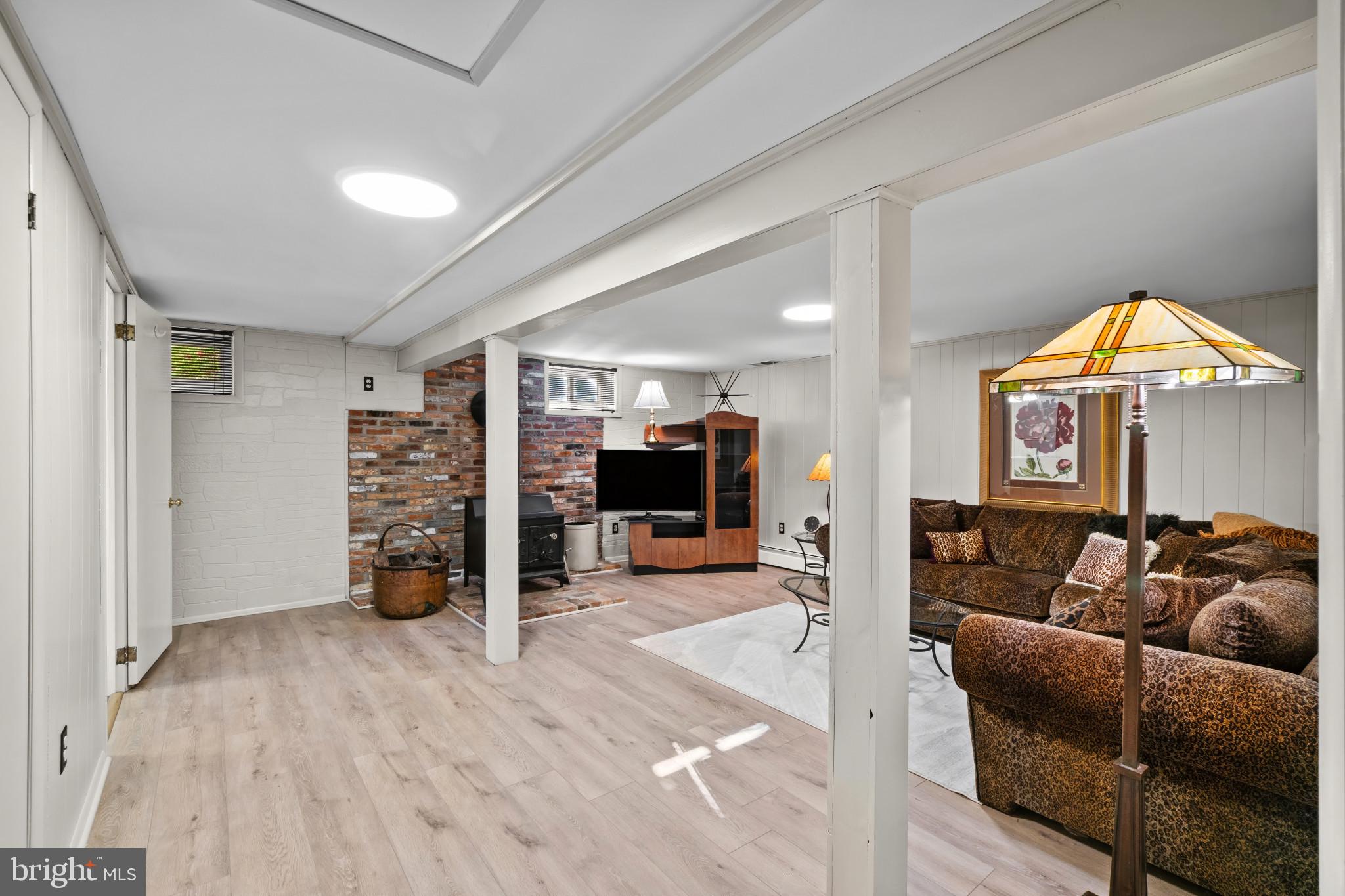 WINDEMERE ACRES - Residential