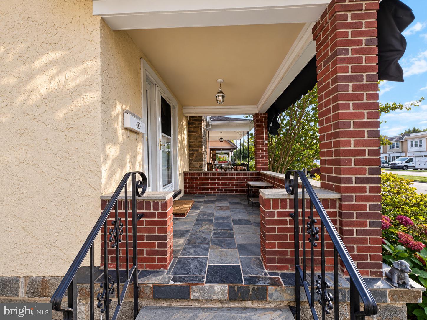 731 HATHAWAY LANE