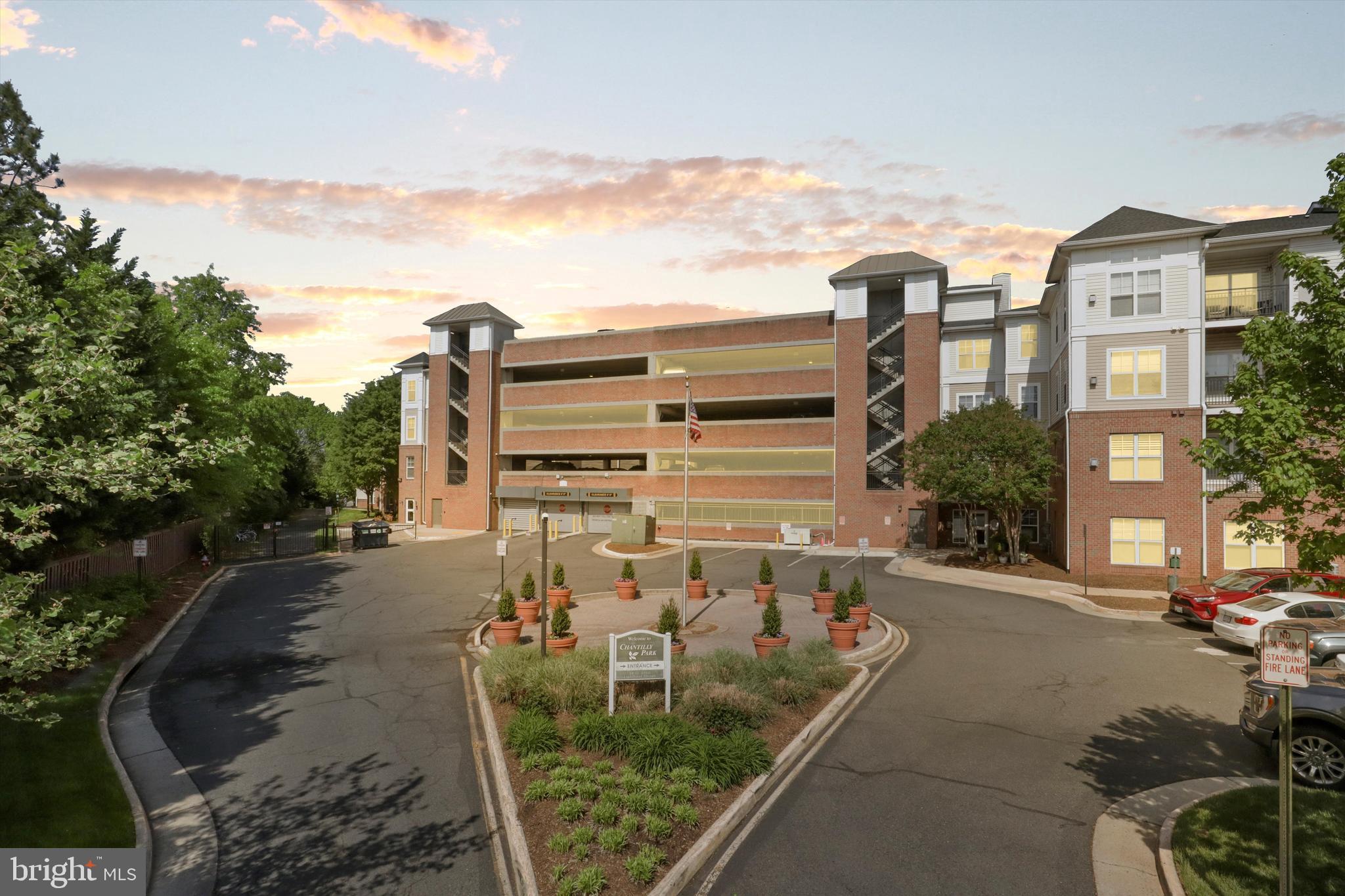 CHANTILLY PARK - Residential