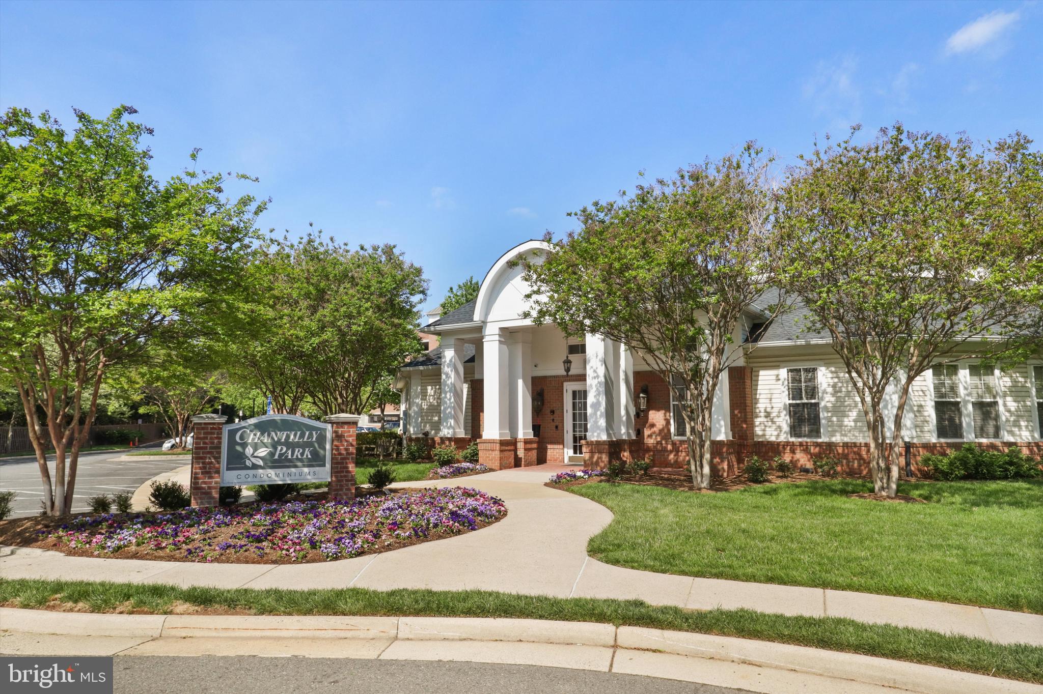 CHANTILLY PARK - Residential