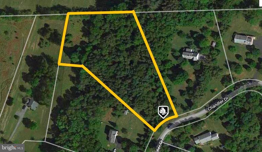 A little over 3 acres of Wooded lot in Oakleigh, a quiet and serene neighborhood. Very private lot with an abundance of nature, backs up to woods and farmland. Minutes from Shepherdstown, the C&O Canal, Bavarian Inn and many other parks and attractions! Seller also has an additional 3 acres with a residential home for sale right next door!