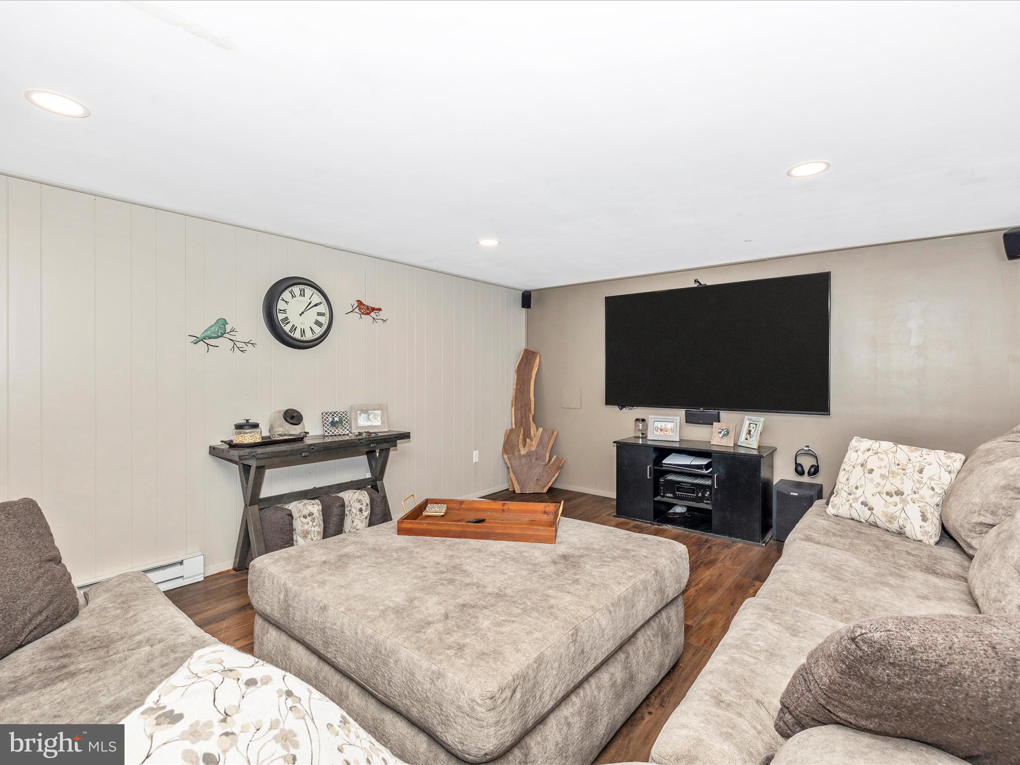 SPRING VALLEY - Residential