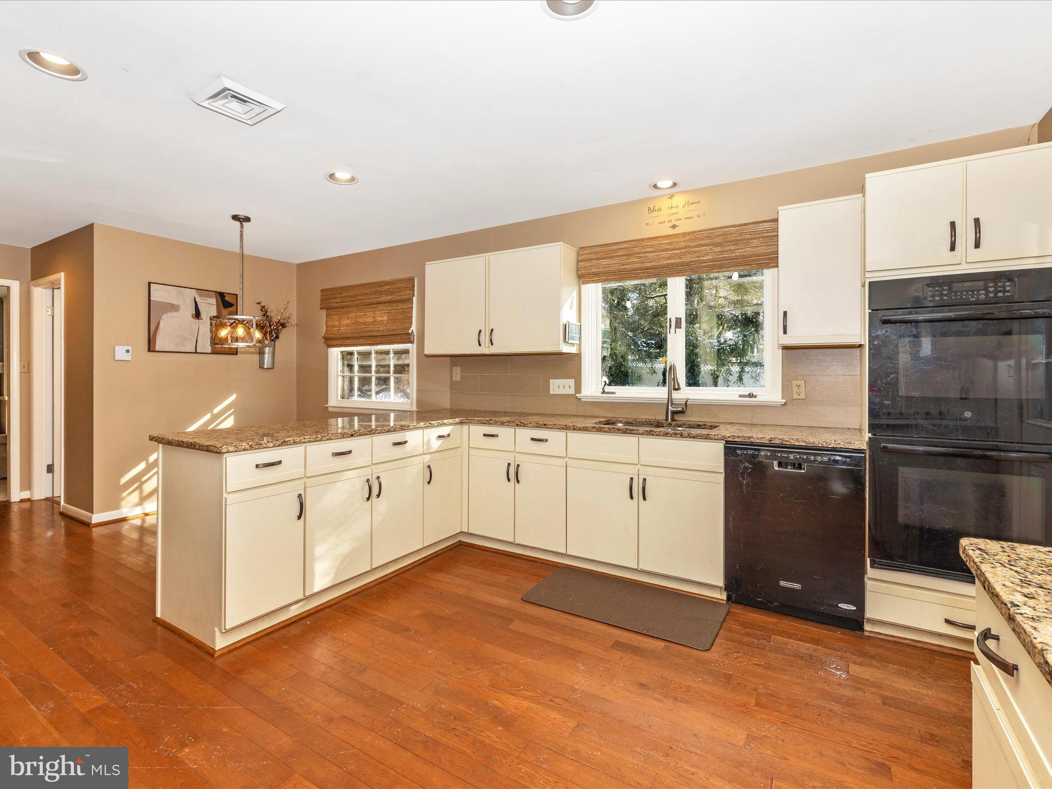 SPRING VALLEY - Residential