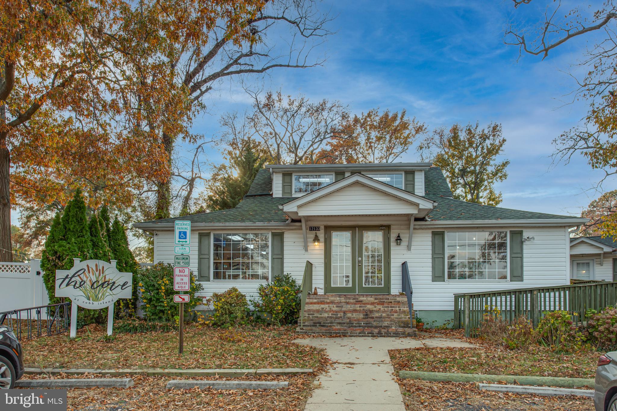 COBB ISLAND - Residential