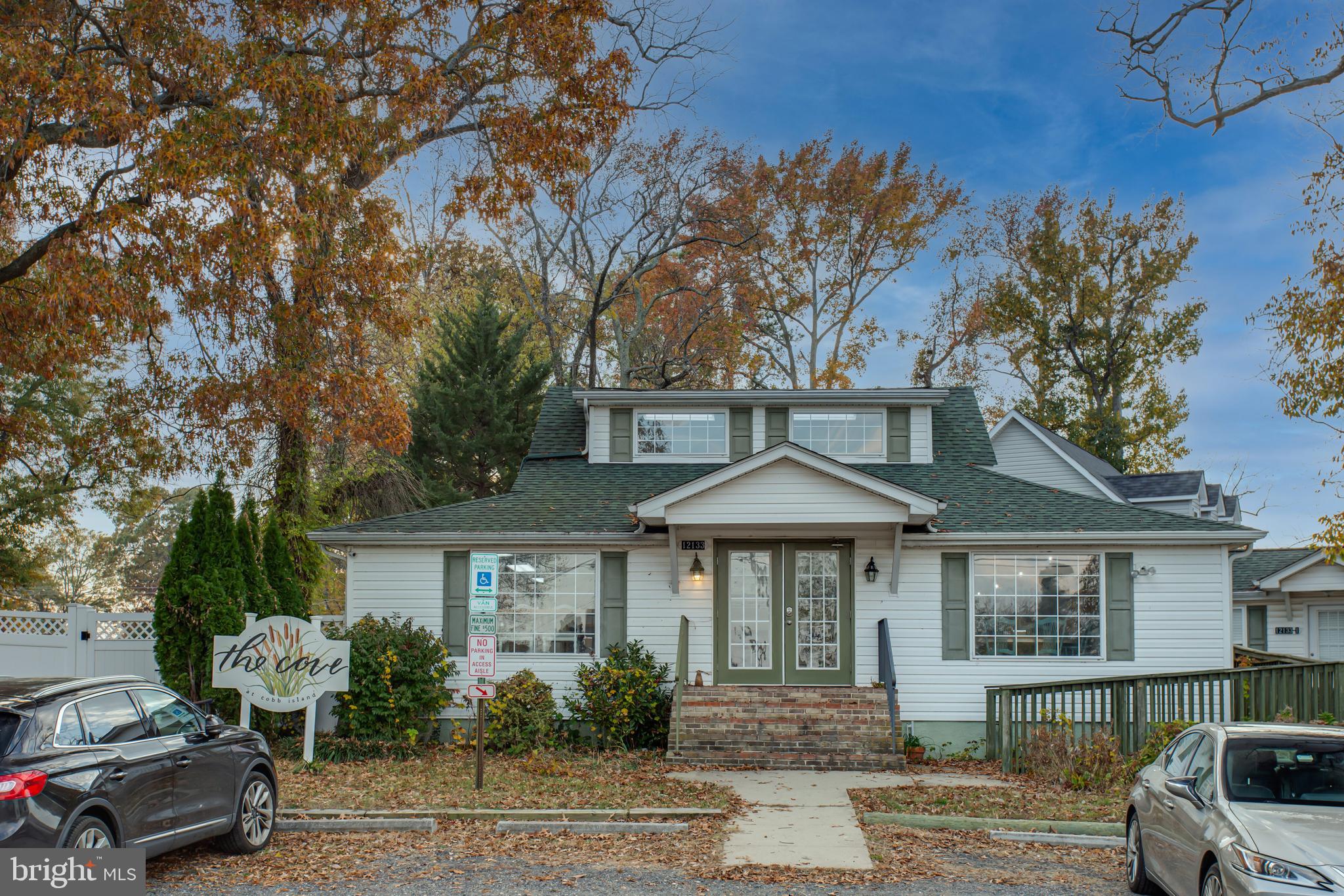 COBB ISLAND - Residential