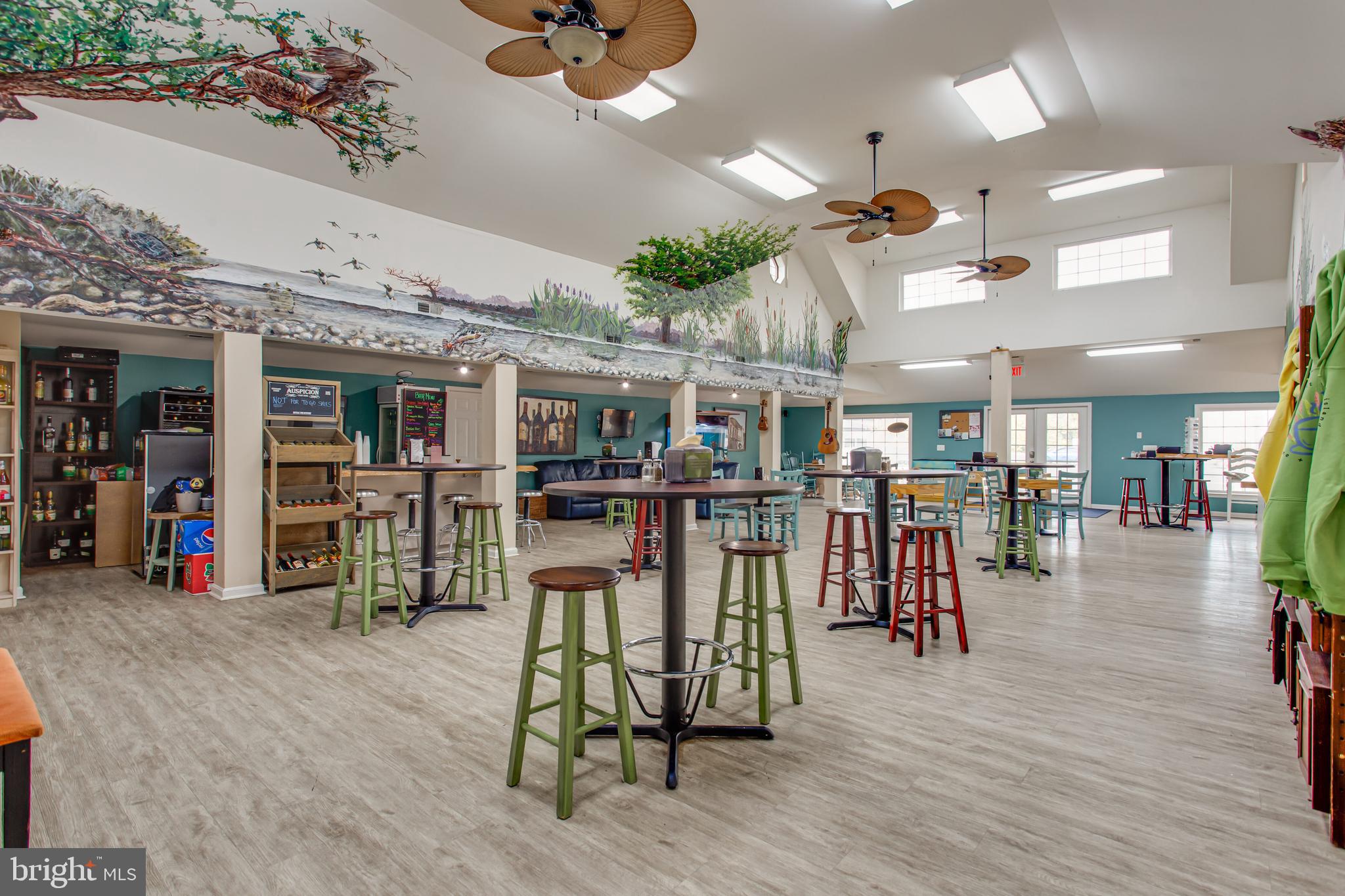 COBB ISLAND - Residential