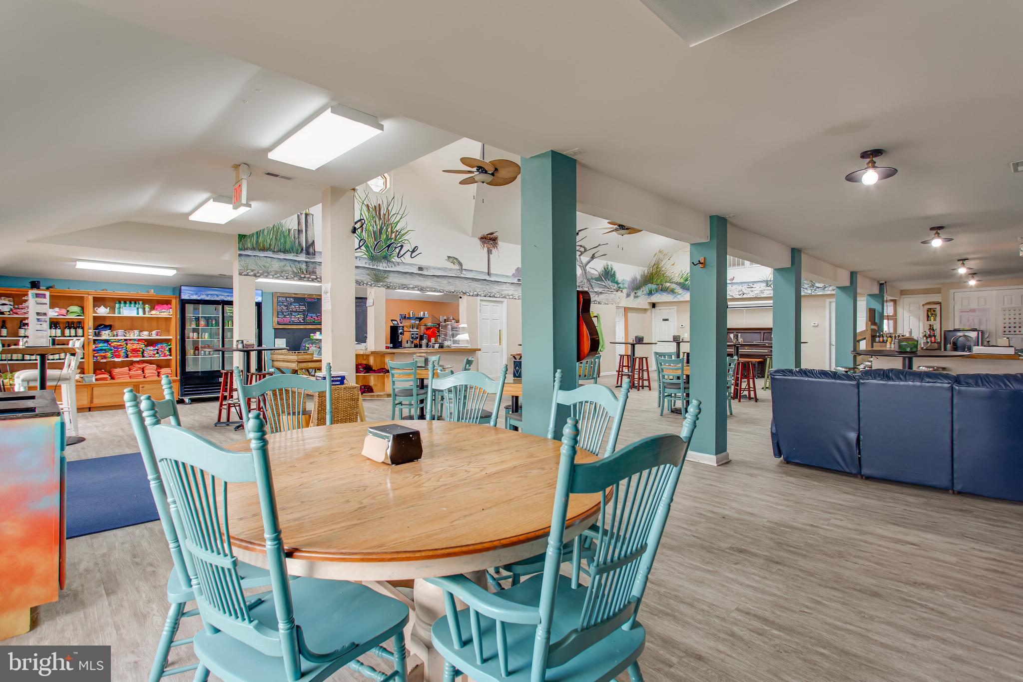 COBB ISLAND - Residential