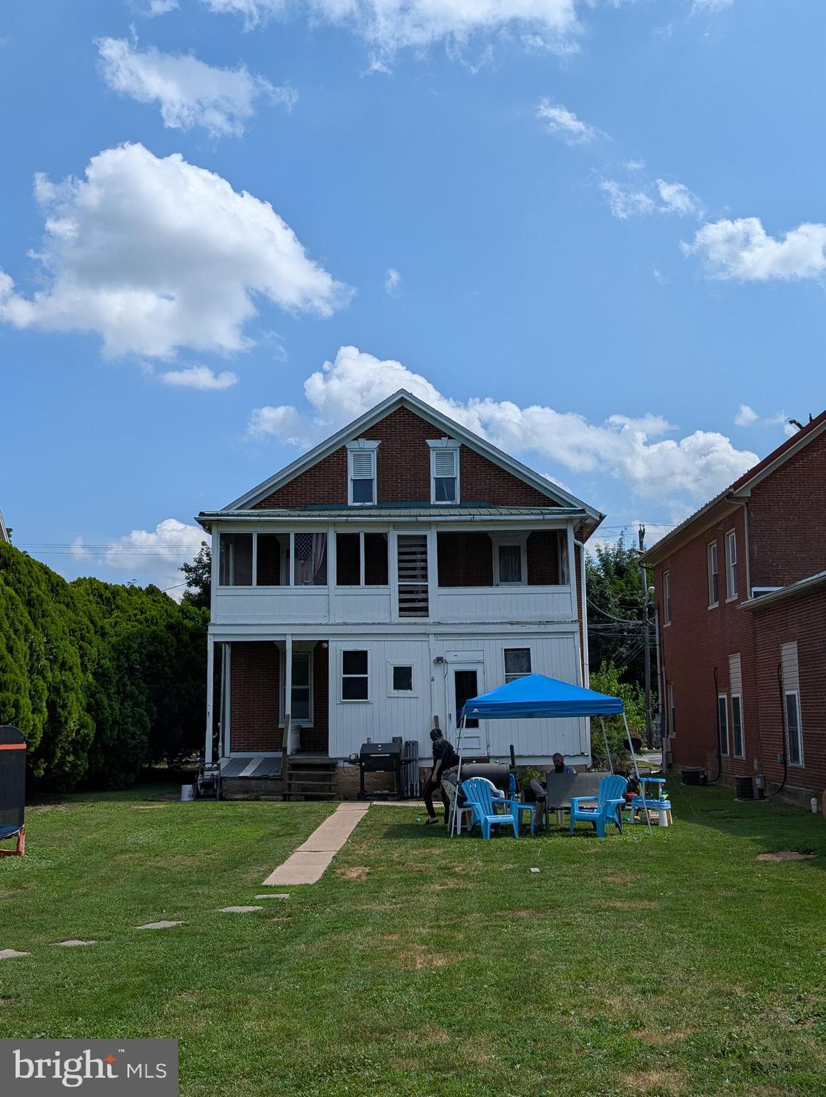 98 E YORK STREET