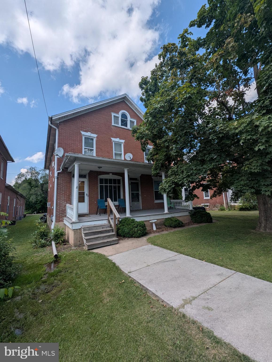 98 E YORK STREET