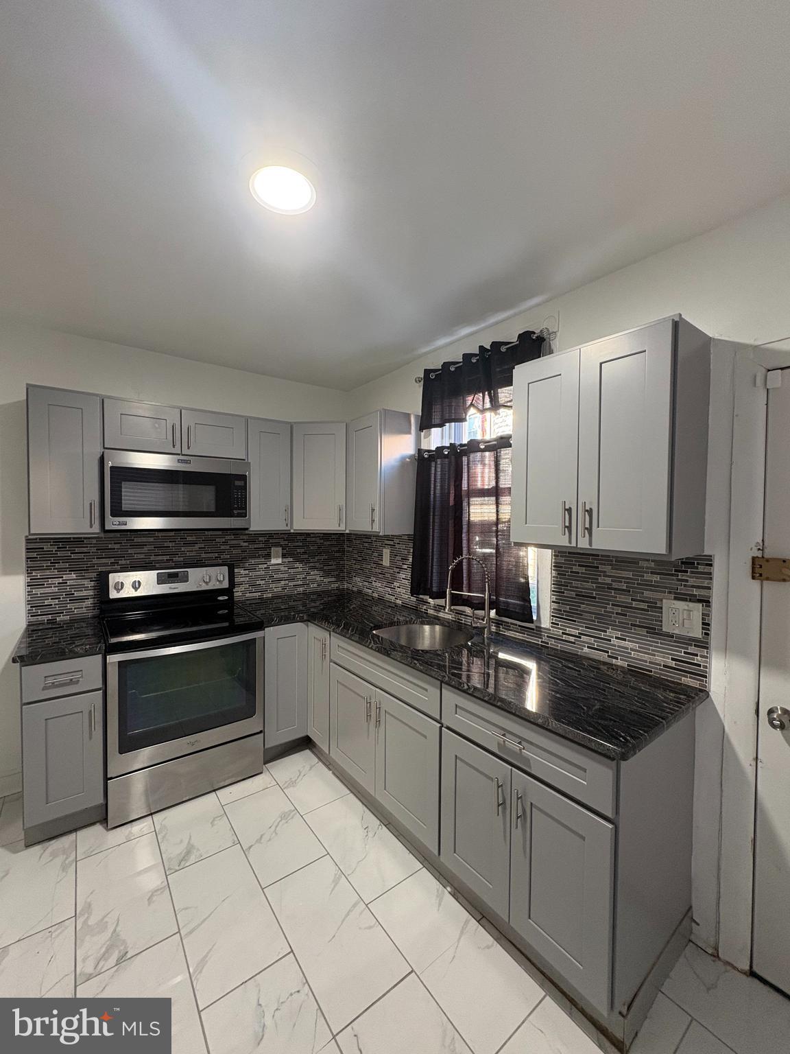 HUNTING PARK - Residential Lease