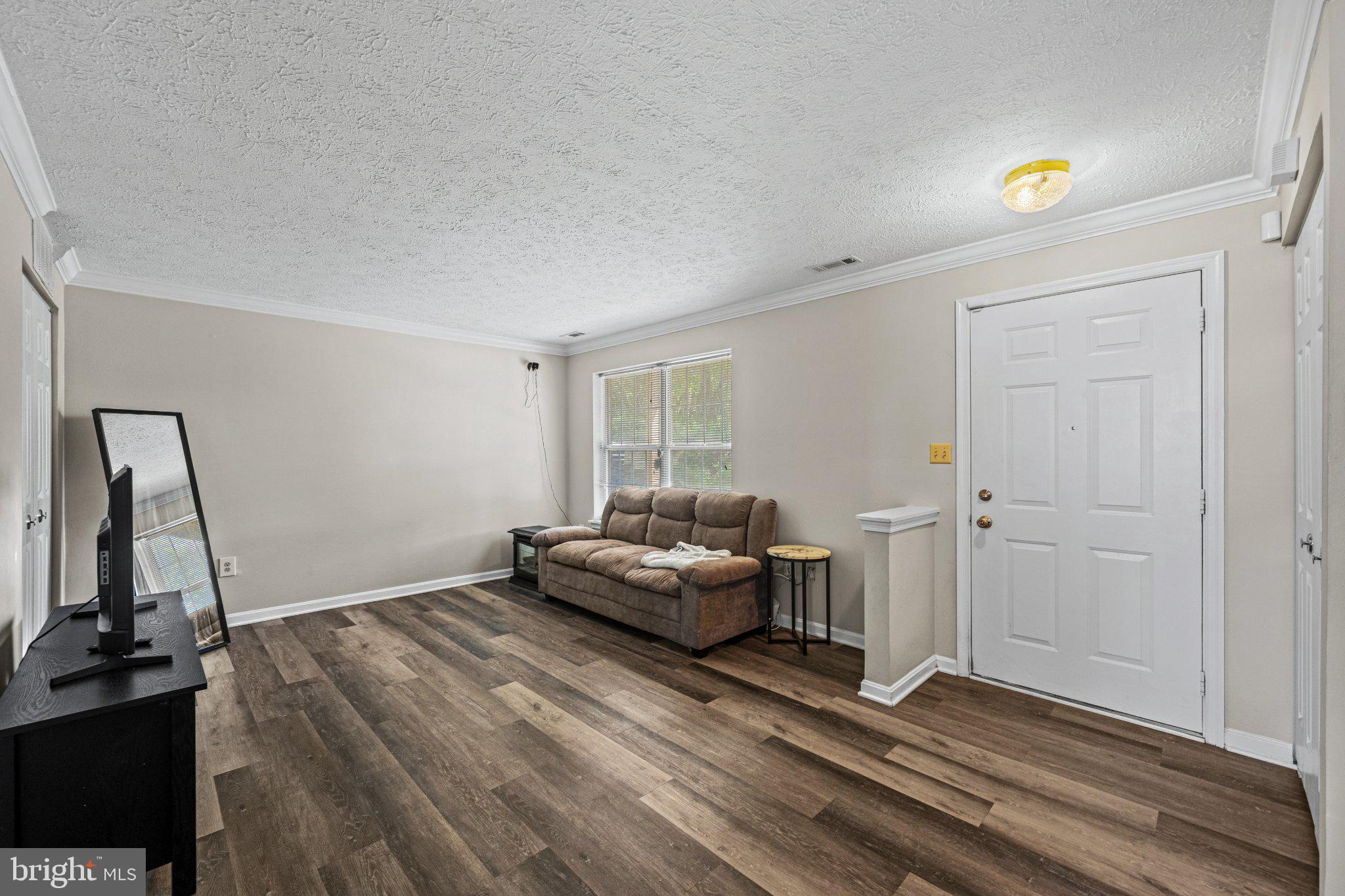 THE HUNTSMAN CONDOMINIUM - Residential