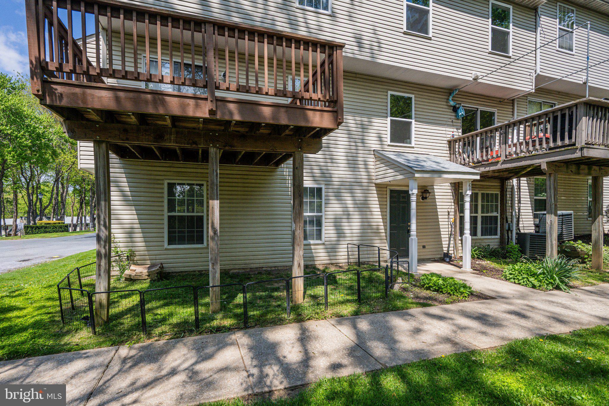 THE HUNTSMAN CONDOMINIUM - Residential