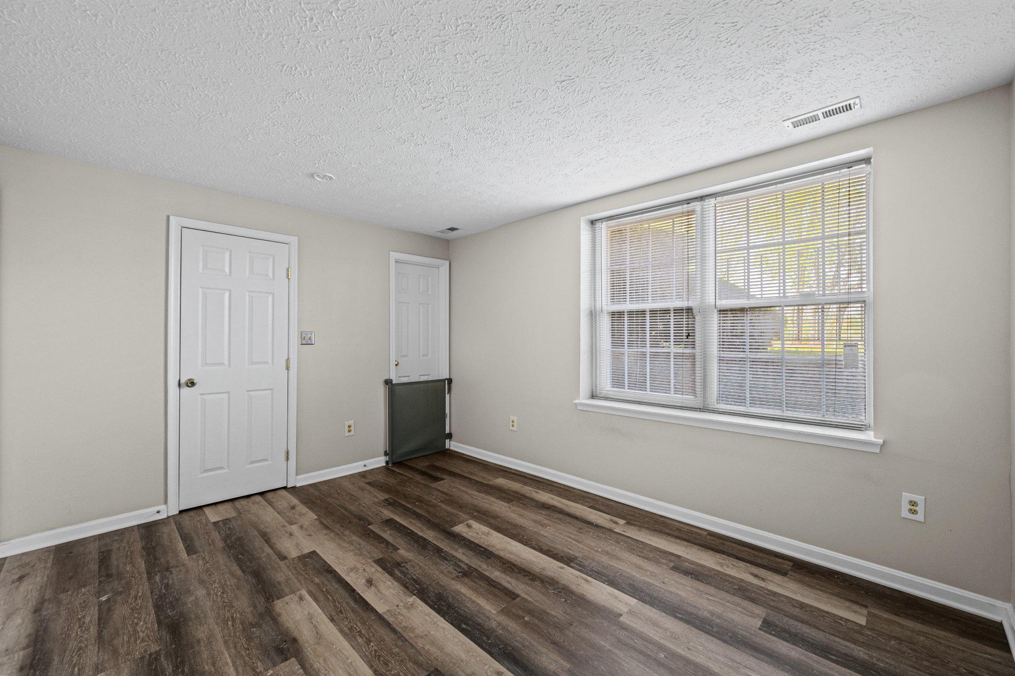 THE HUNTSMAN CONDOMINIUM - Residential