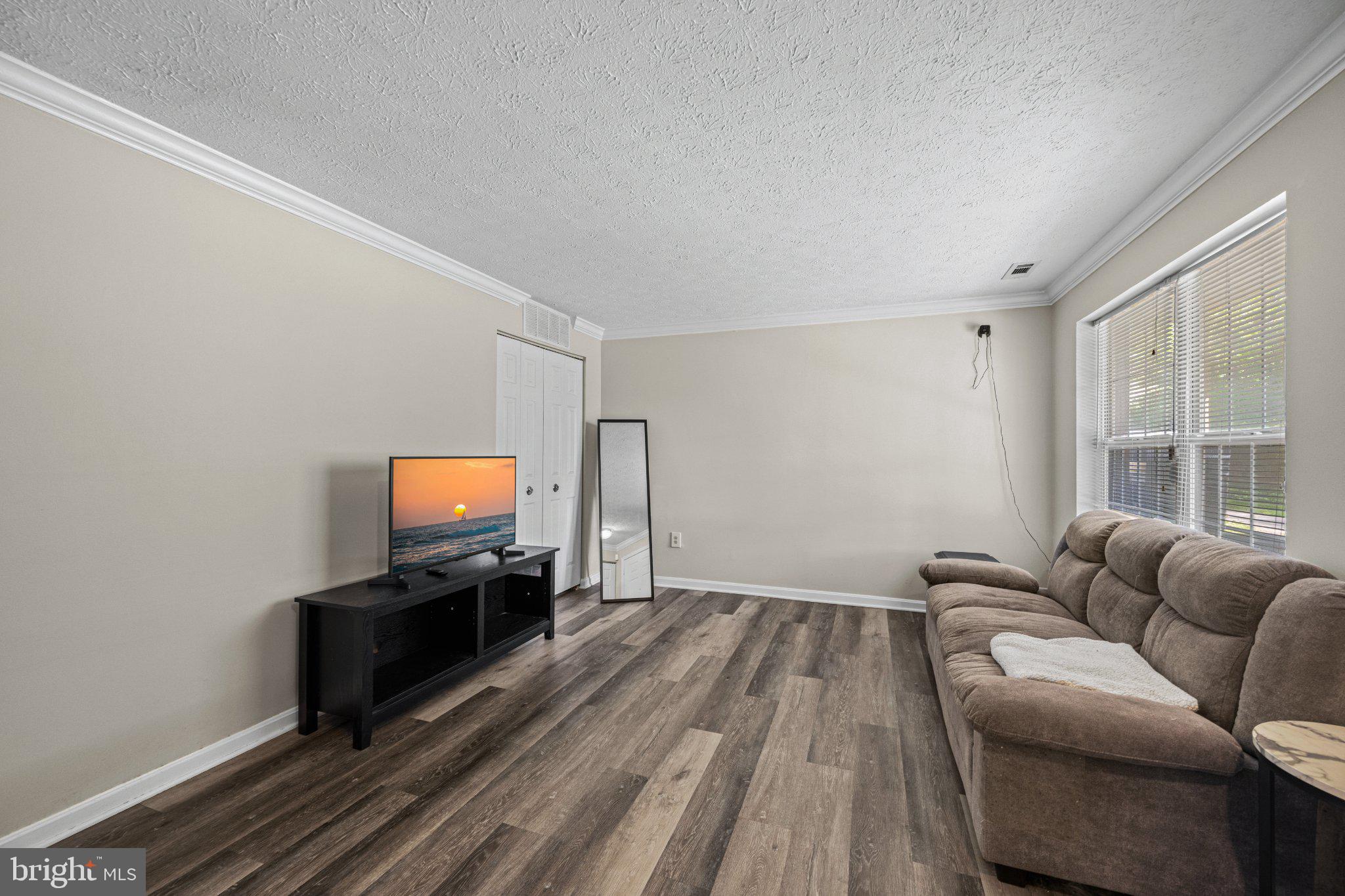 THE HUNTSMAN CONDOMINIUM - Residential