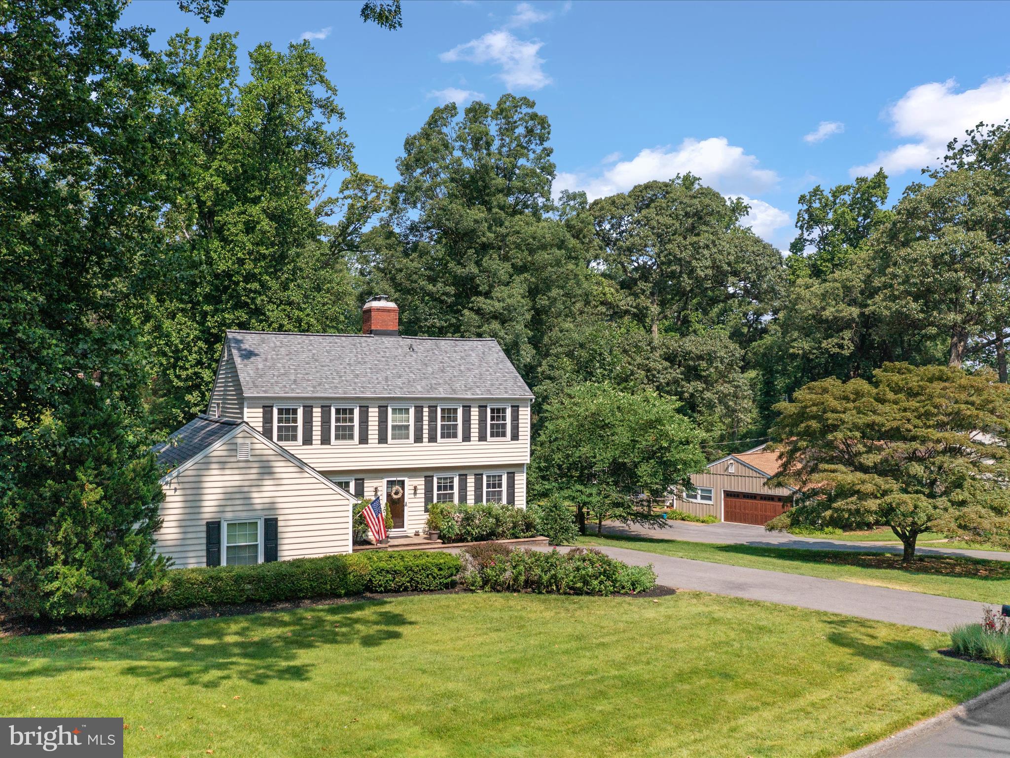 994 BAYBERRY DRIVE