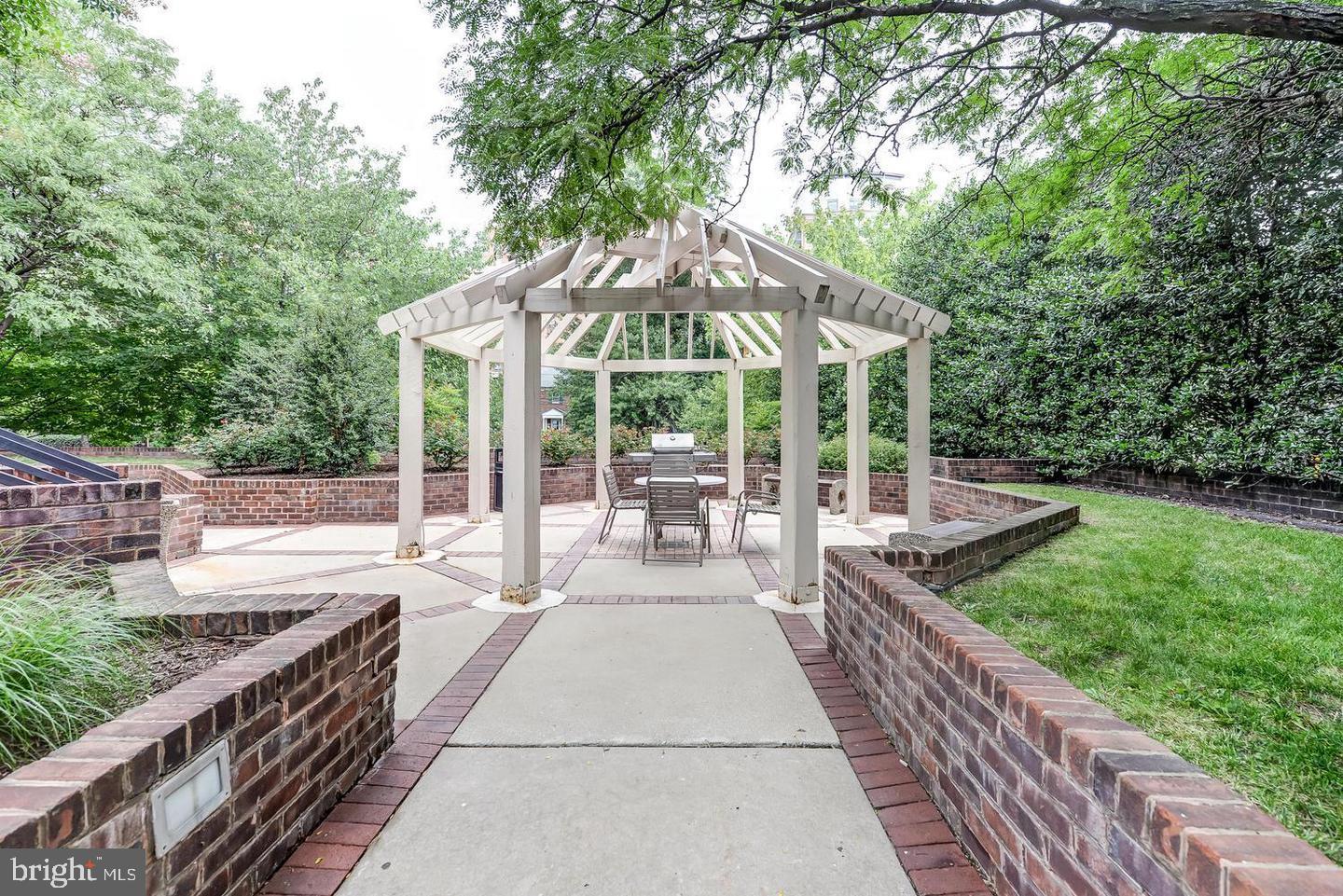 THE CHASE AT BETHESDA - Residential Lease