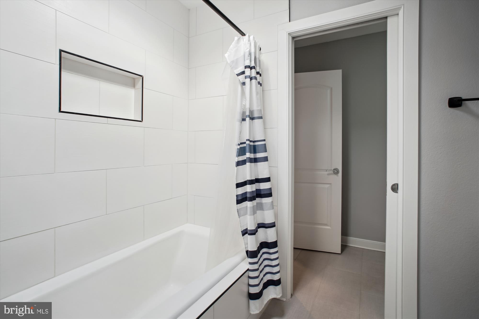 ESTATES AT LOWES - Residential